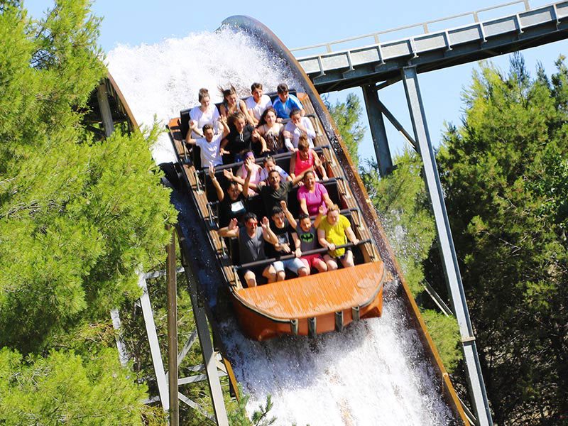 Cataratas Salvajes Attraction | Parque Warner Madrid